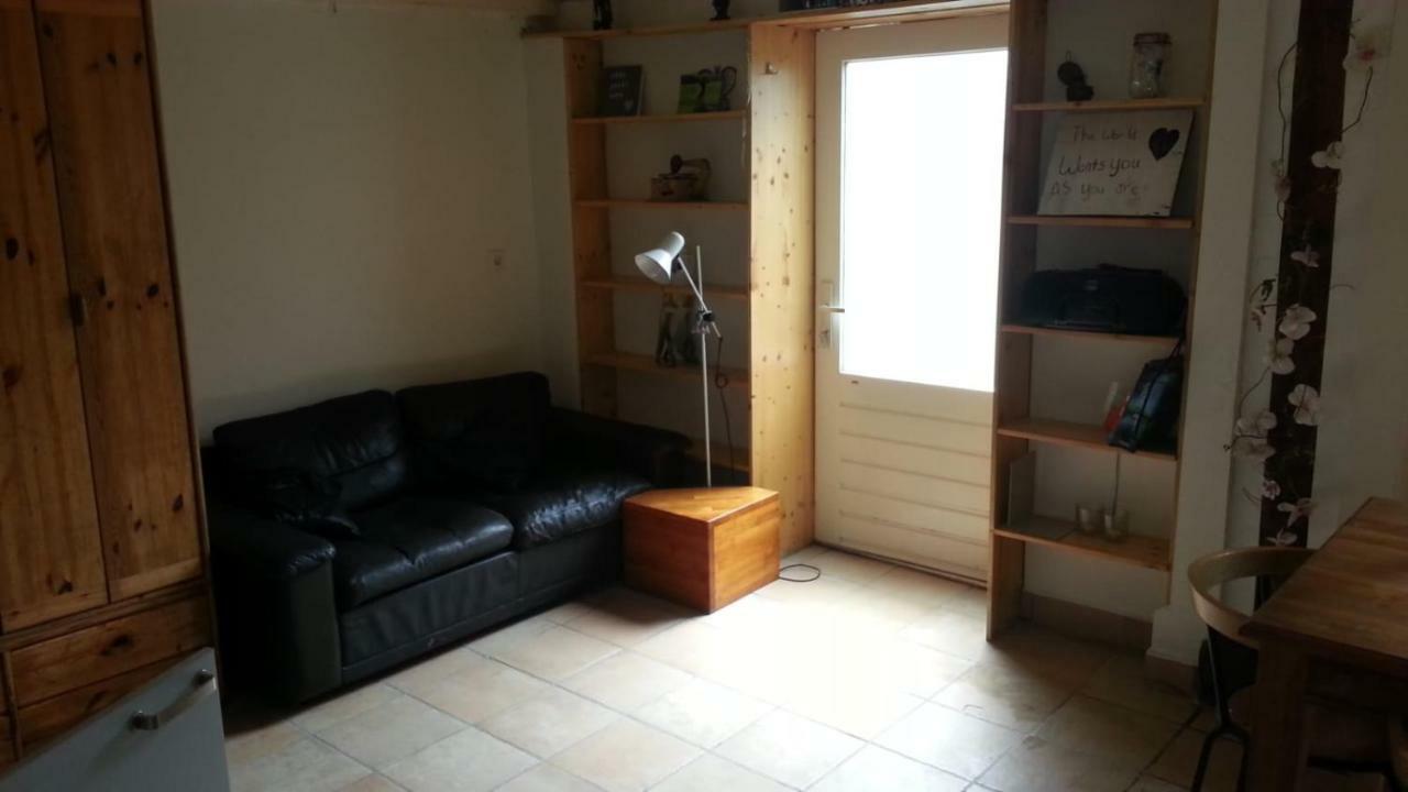 studio-appartement in paardenstal Colijnsplaat Buitenkant foto